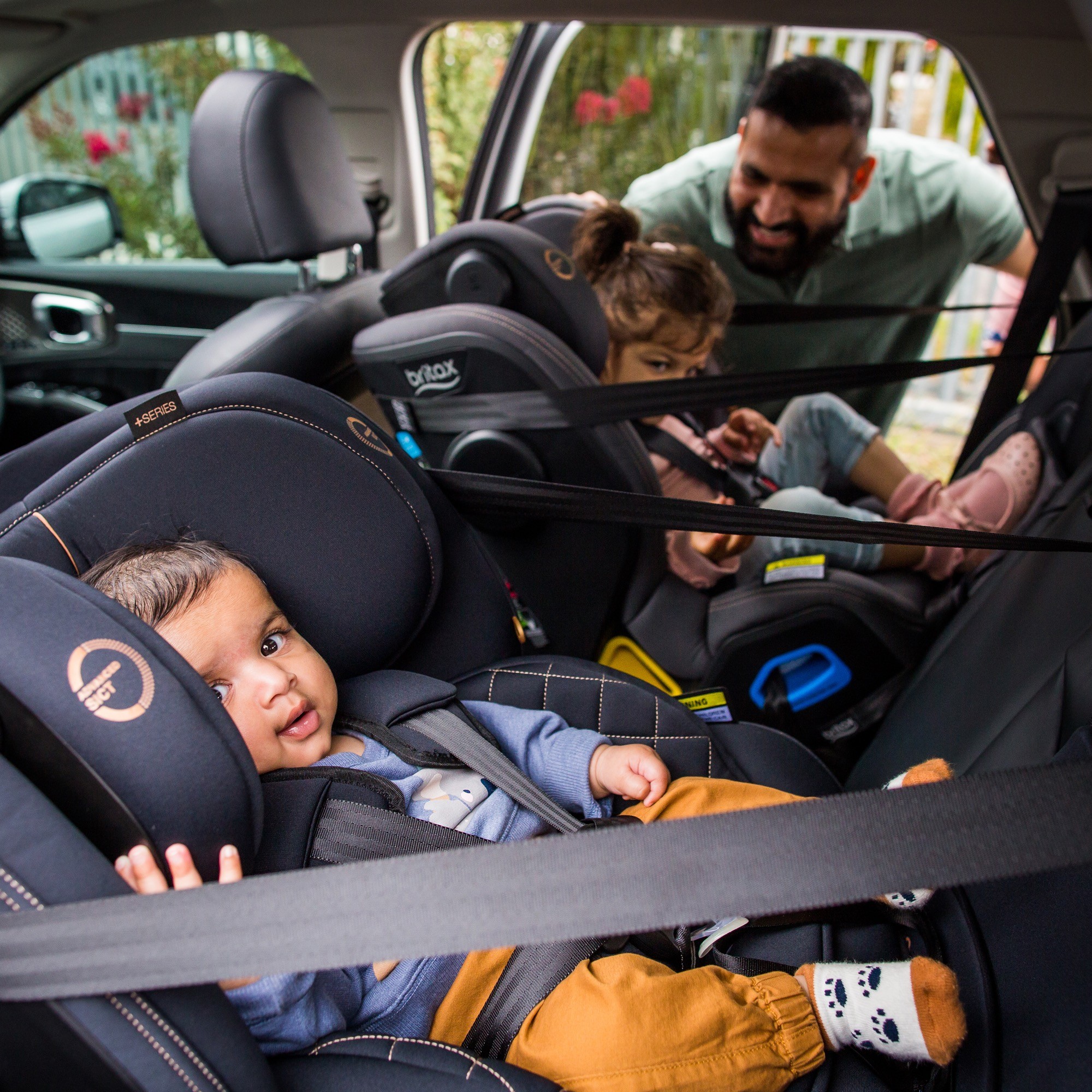 Britax Safe N Sound BFirst ifix+ Convertible Car Seat Black Opal