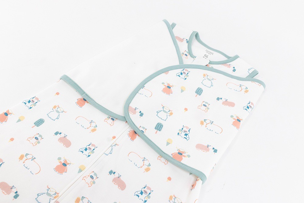 Nest Design Organic Swaddle Sleeping Bag 1.0 Tog Summer Graze 03