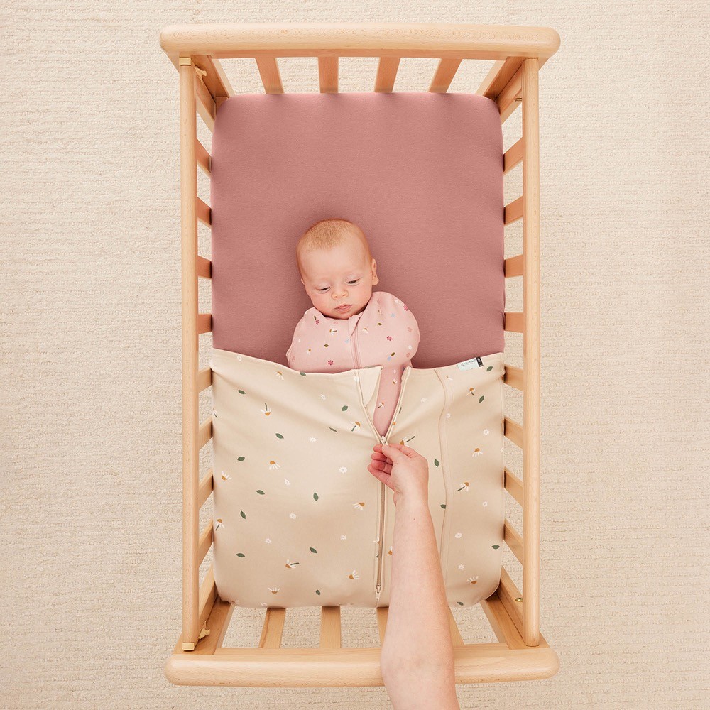 Ergopouch Tuck Sheet Cot Daisy Sprinkle Baby Bunting AU