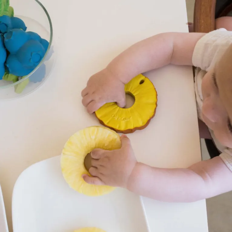 Oli And Carol Teether Ananas The Pineapple