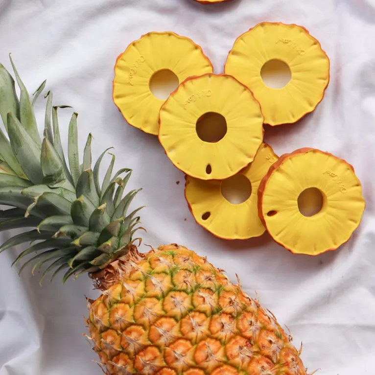 Oli And Carol Teether Ananas The Pineapple
