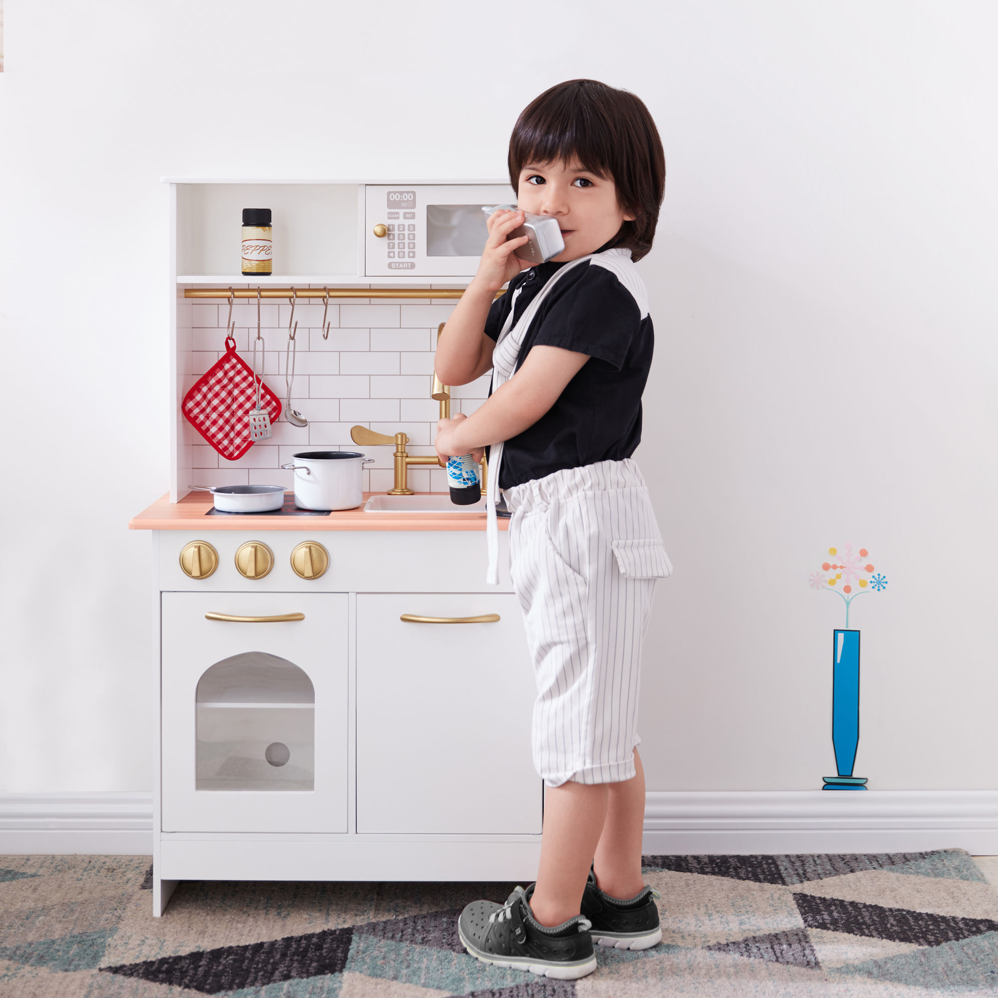 Teamson Kids Little Chef Boston Modern Play Kitchen White Wood   7001939 3 