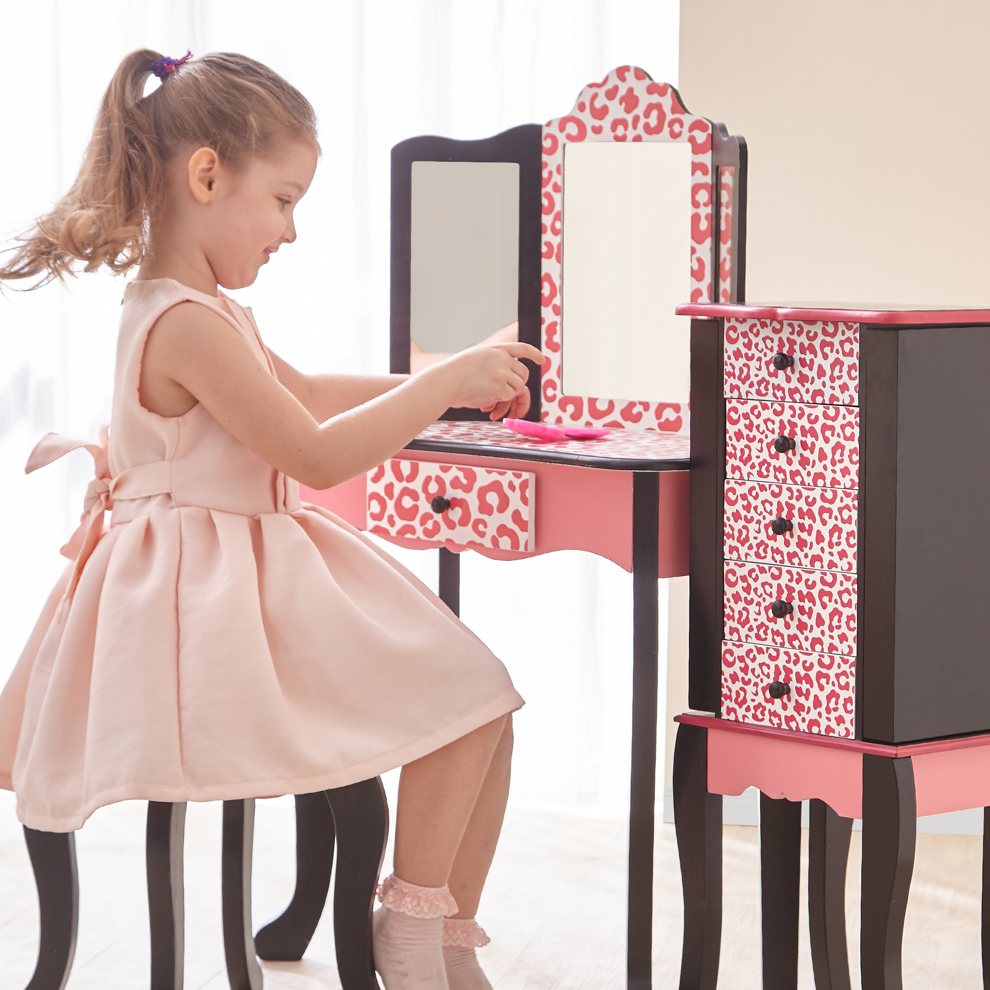 Fantasy Fields - Fashion Leopard Prints Gisele Play Vanity Set - Pink ...