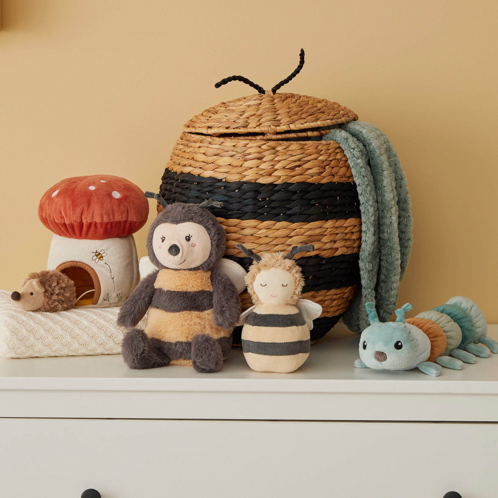 Jiggle & Giggle Cooper The Caterpillar Sensory Baby/Newborn Rattle 30cm