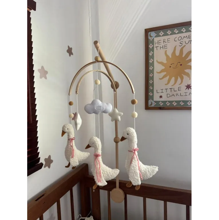 Roomi and Me Three Little Ducks Mobile with Wooden Stand - Pink